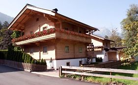 Chalet - Apartments Julitta Oberhollenzer